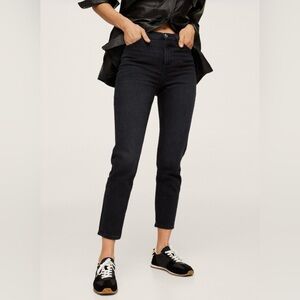 NWOT MANGO Mom Jeans, Size 6, Color Black